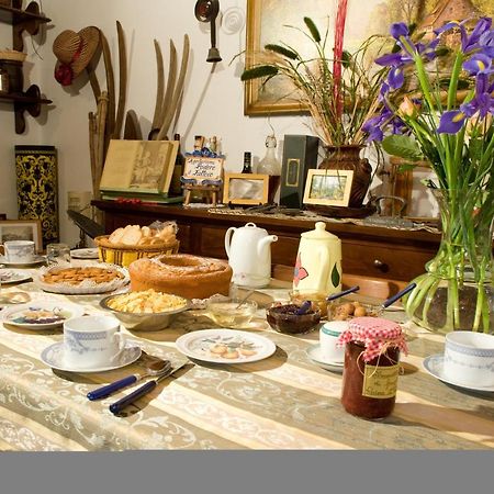 Podere Il Fattoioフィリーネ・ヴァルダルノ 部屋 写真