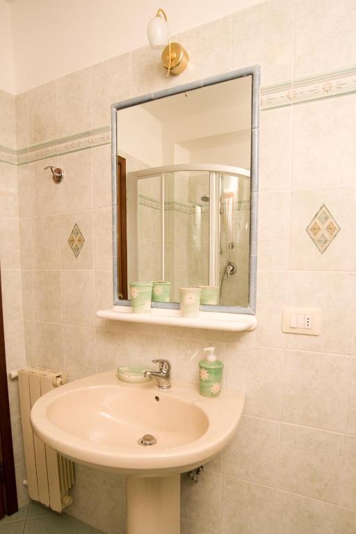 Podere Il Fattoioフィリーネ・ヴァルダルノ 部屋 写真